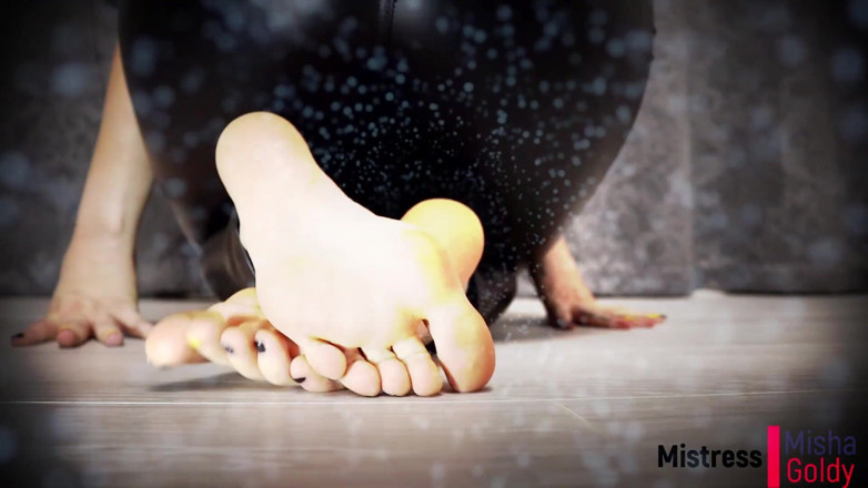 Goddess Misha Goldy: Deny your orgasm again and again over my oiled feet !...