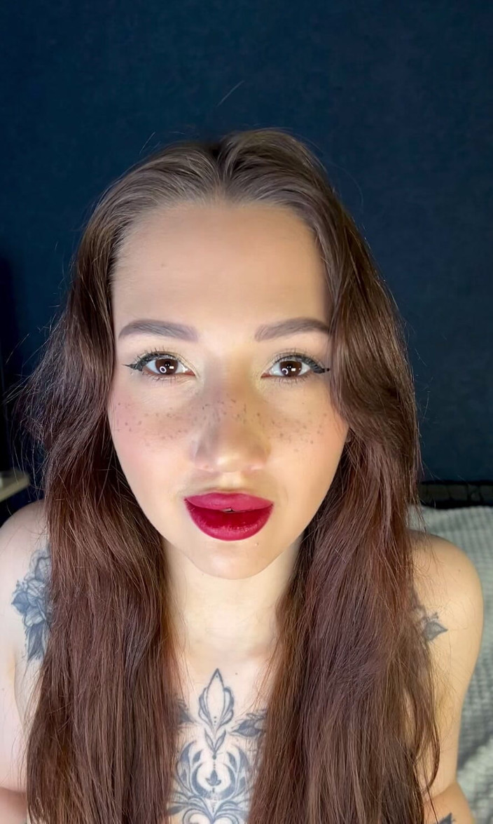 JessLux: Mouth Fetish Teasing You with My Mouth