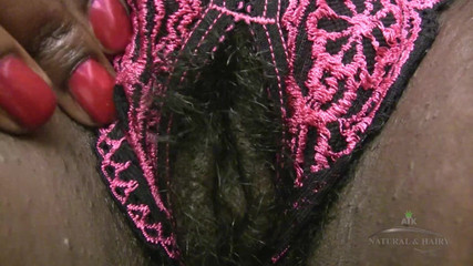 ATK Hairy: बालों वाली और काली चॉकलेट ने अपना अधोवस्त्र बदल लिया