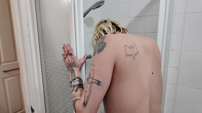Glitterqueen1999: Fóllame en la ducha sexo virtual
