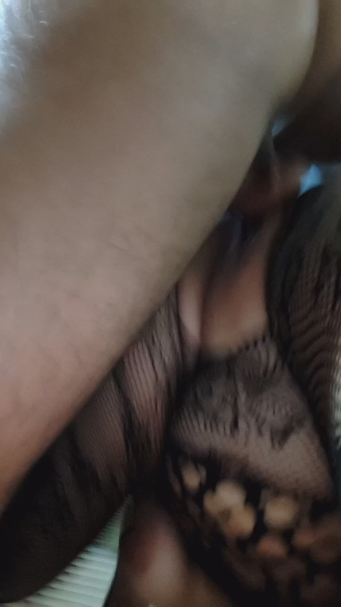 AngyAmazon: Meniduri kekasih saya ke samping sampai dia cum di dalam