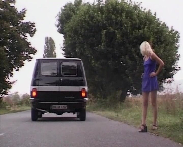 Best Amateur Sex: Azgın sarışın kadın açık havada arabada gerçekten azgın sikiliyor - azgın...