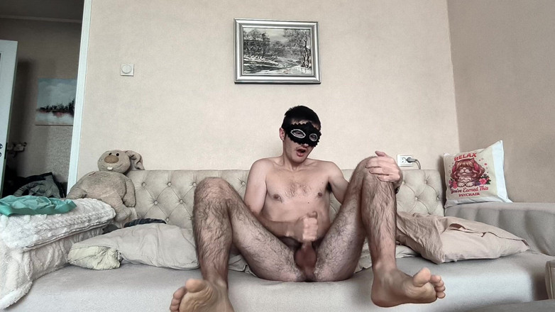webcamboy98: Lengan beku, bermain dengan lidah, muncrat sambil menunjukkan kaki