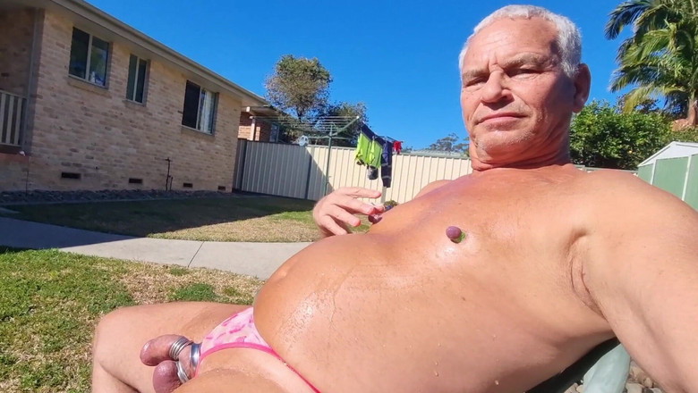 yogiyumyum: Myself पर पेशाब