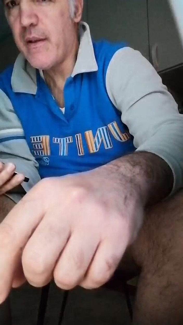 Setesesso7: いろんな角度から見た私の勃起したチンコ!