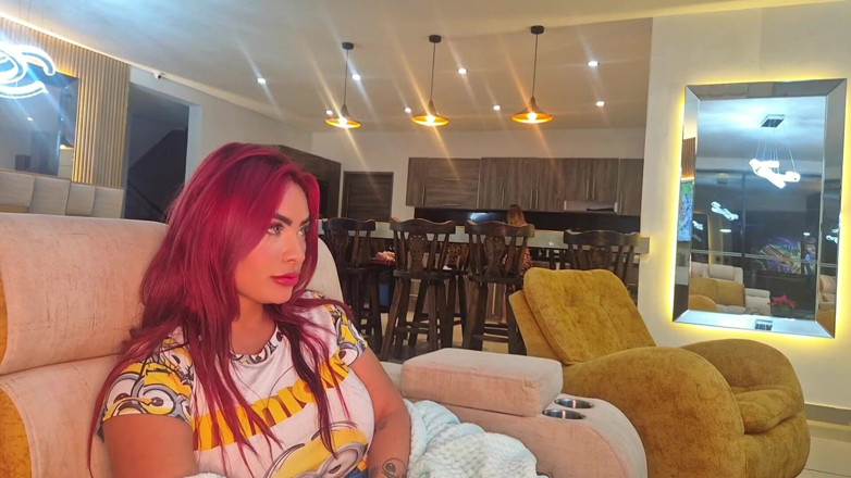 AlejandraPalacios: O tachinez pe sora mea vitregă cuckoldată în timp ce călăresc...