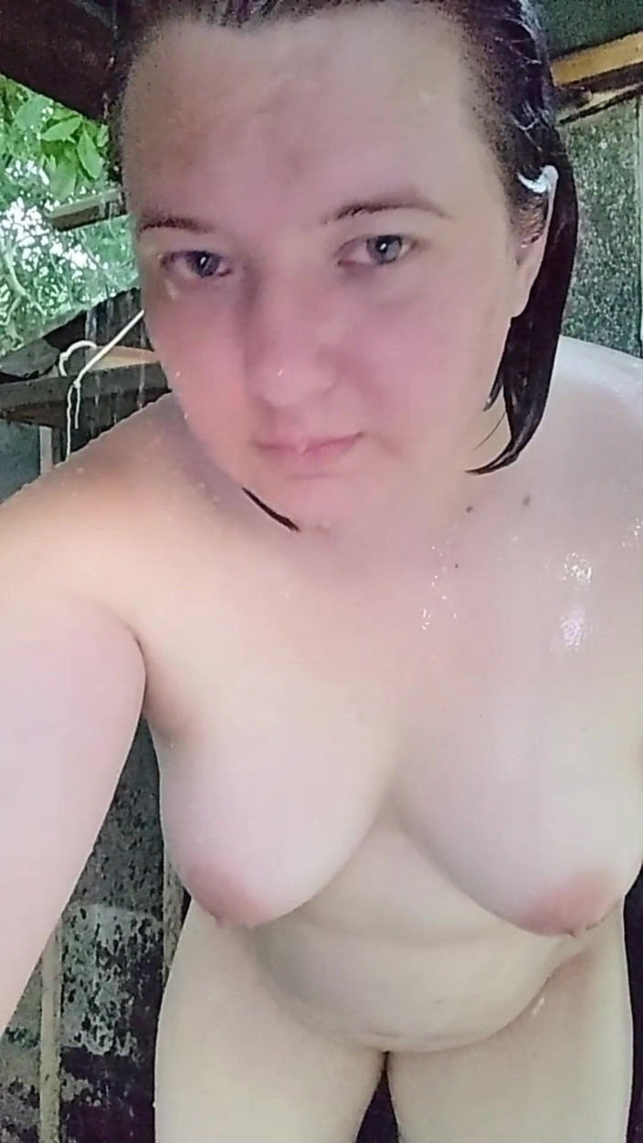 SchoolPrincess: I'm Watching a Curvy Girl Wash Herself in the Street.