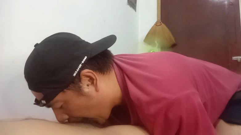 Talahib23: È così delizioso fare deepthroat un cazzo misto con il...