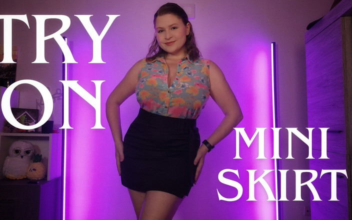 Tina Angel: Примерка Офисной Мини-юбки Фигуристая Подтянутая Проверка