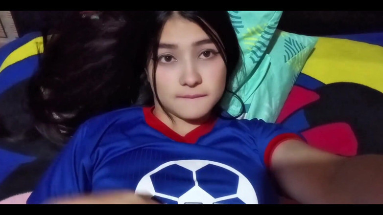 Studiotony: Aku lagi nungguin kontol besar ini