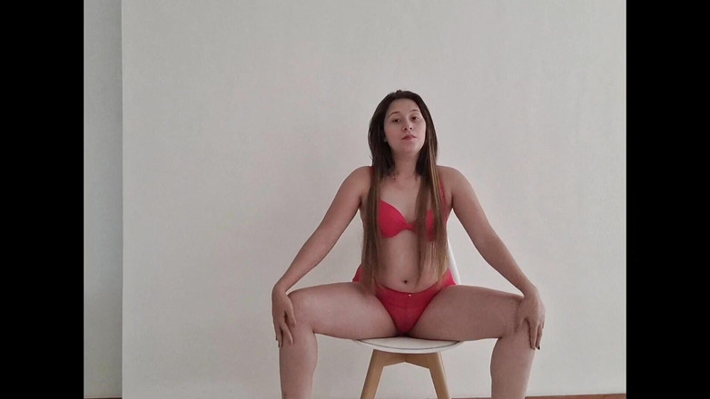 Latinascachondas: Tow Latin Girls menunjukkan seluar dalamnya