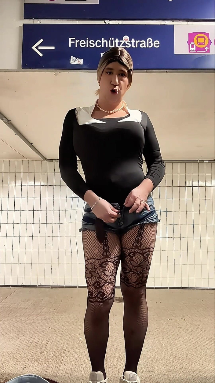 SissyDaniella: Sissy Presenting New Dress and Small Walk Around Outdoor