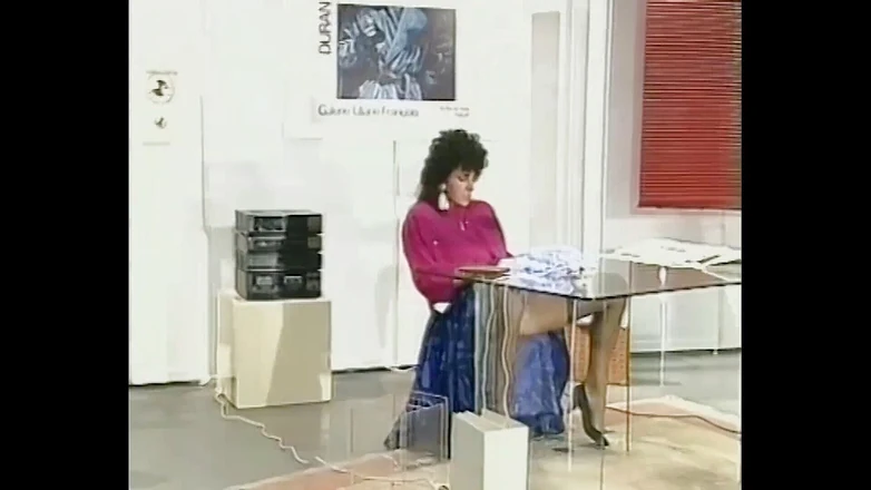 Vintage Climax: Milf wordt geneukt in een stripwinkel