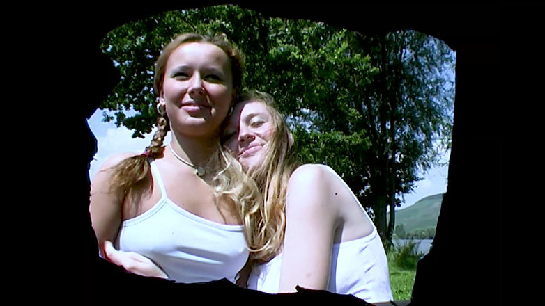 Viewer cam by Sextermedia: Sexe Lesbien En Plein Air Avec Des Jouets Sexuels