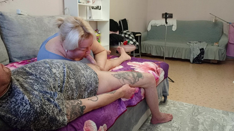 Zona901: Mama vitregă înghite spermă