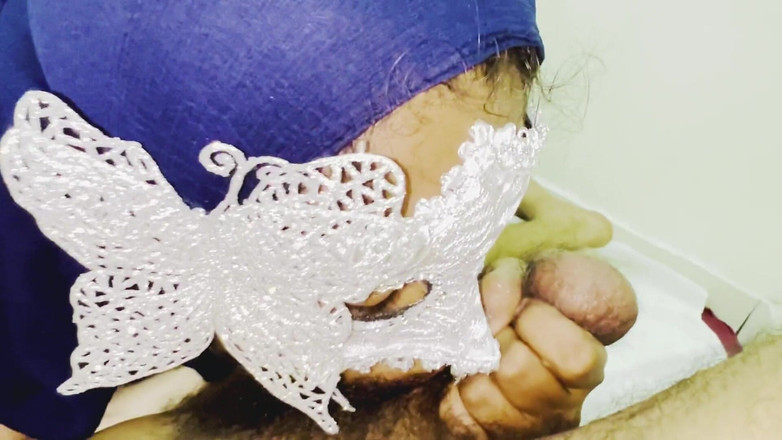 Immfuck: 印度穆斯林头巾深喉女王回来了，射在嘴里，大胸部，农村女孩颜射