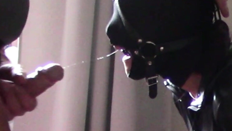 LauraOnHeels: 熟女被口中口中操，口中带着唾液和精液