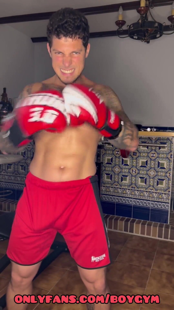 BoyGym: Mani muncrat super luar biasa! Sementara aku box ingin bergabung...