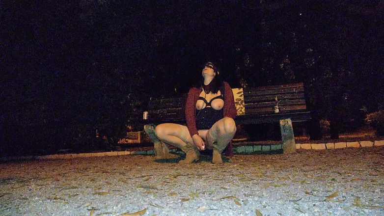 Toilet Mommy: Контролируется и на поводке в леггинсах и высоких сапогах