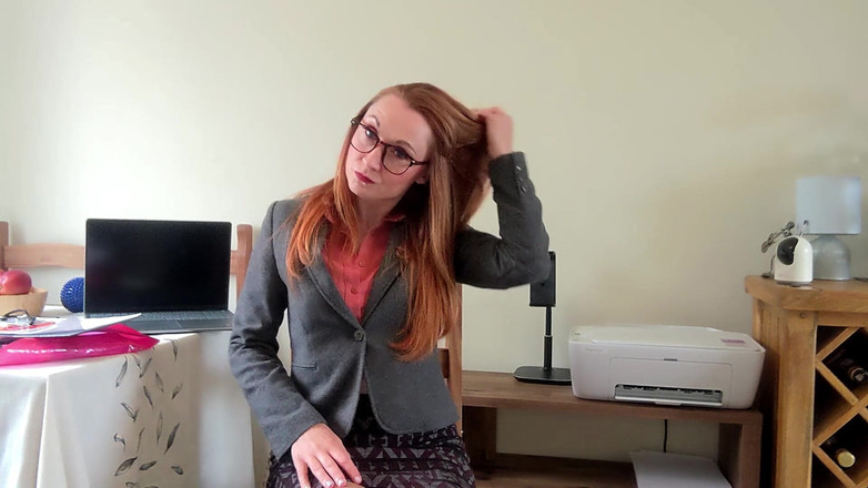 Lily kink: Плохой Босс: Батплаг И Сквирт Через Мой Нейлон