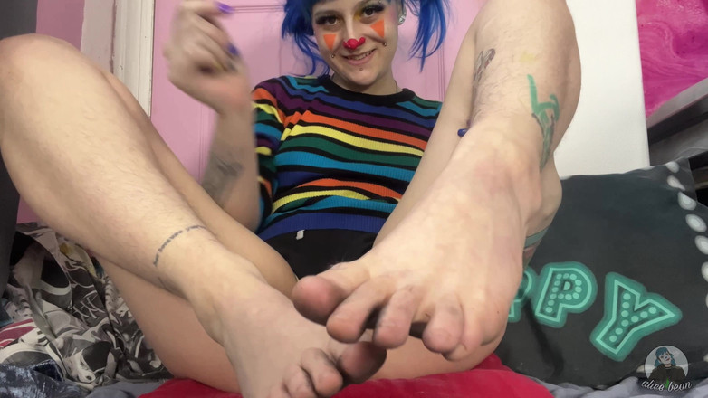 Alice Bean: 舔我的脏脚