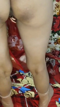 핑거림 애널을 벗는 바비 빨간 사리