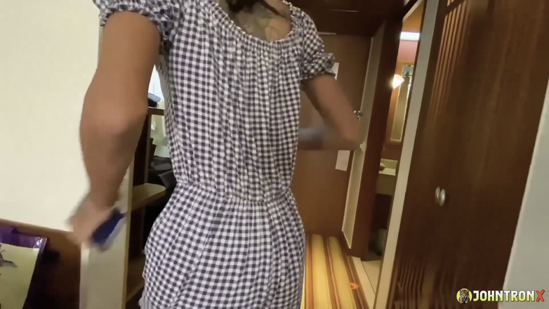 John Tron X: Johntronx - sexy asijské kotě strávila noc a ráno jsme šukali