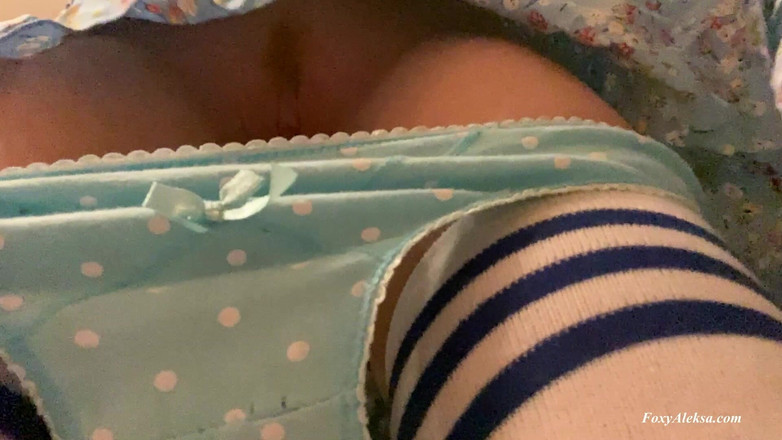 FoxyAleksa: Sous la culotte d’une petite nana. Sexe en public dans...