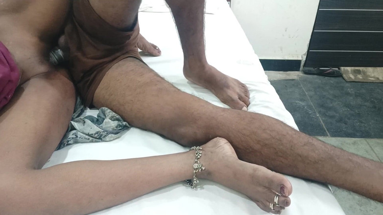 Desi Indian studio: Une bhabhi indienne se fait baiser, nouveau sexe desi