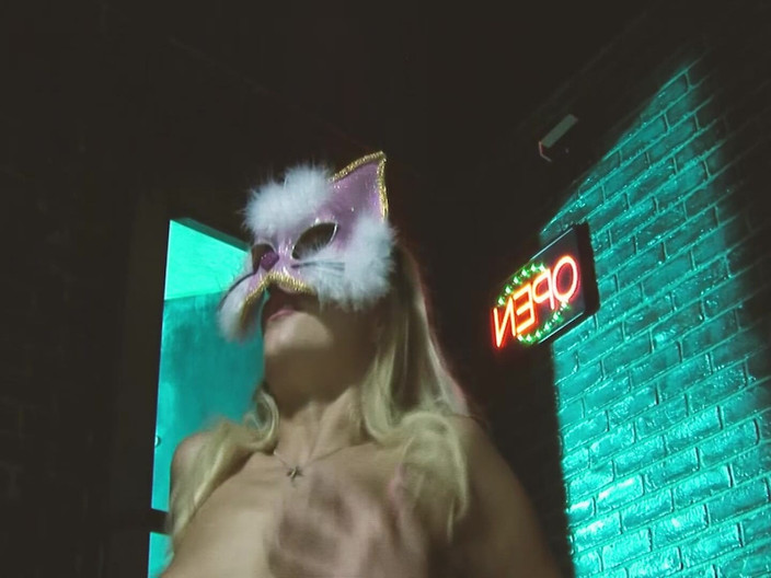 The Window of Sex: Tesão de bebês gatos cena 3 gatinhos com tesão em lingerie...