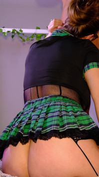 Kay Lee's Ass Cam! Hennes pawg röv medan hon suger kuk!