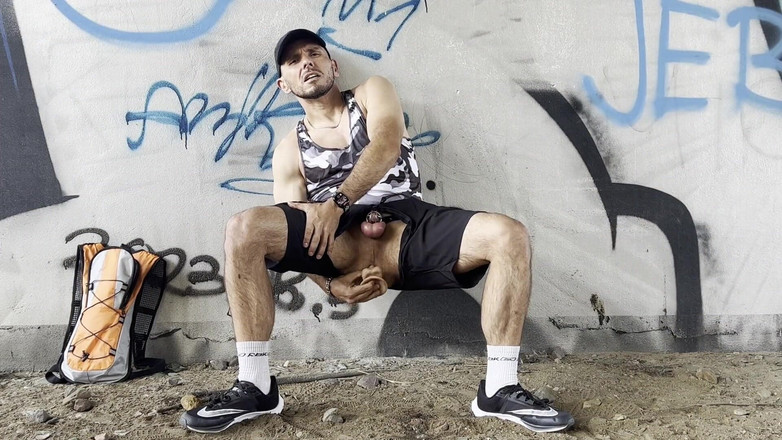 Werther1: Port Lad wird geil und spielt stellend mit seiner männlichen...