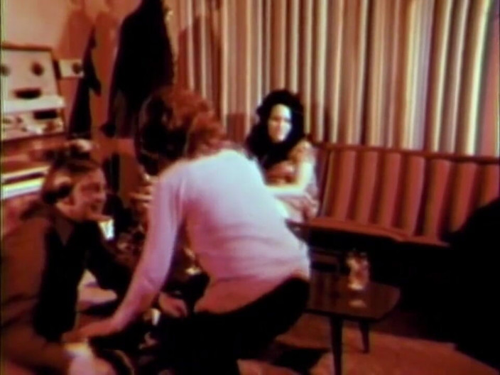 Vintage Usa: Hot young slut rides a big cock