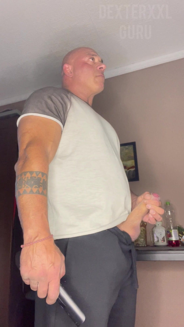 Mr. Guru: 흑형 대물 에게 따먹히는 거유녀