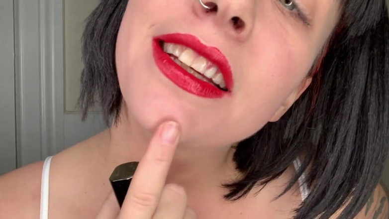 Deanna deadly: Ma copine taquine avec des lèvres rouges et de la...