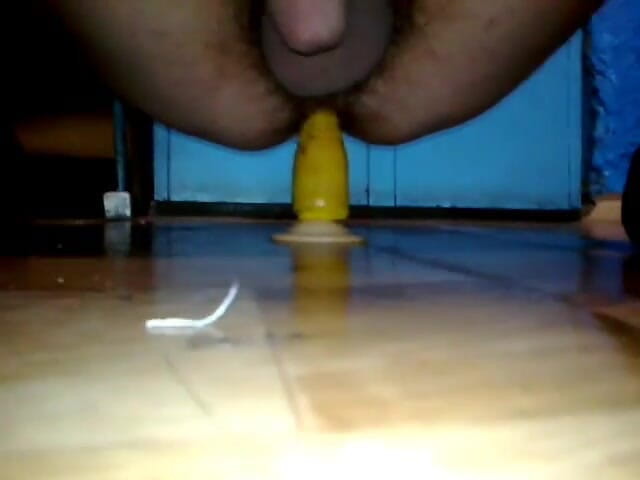 Drxxxka: Žluté dildo v zadku - sólo, amatérka