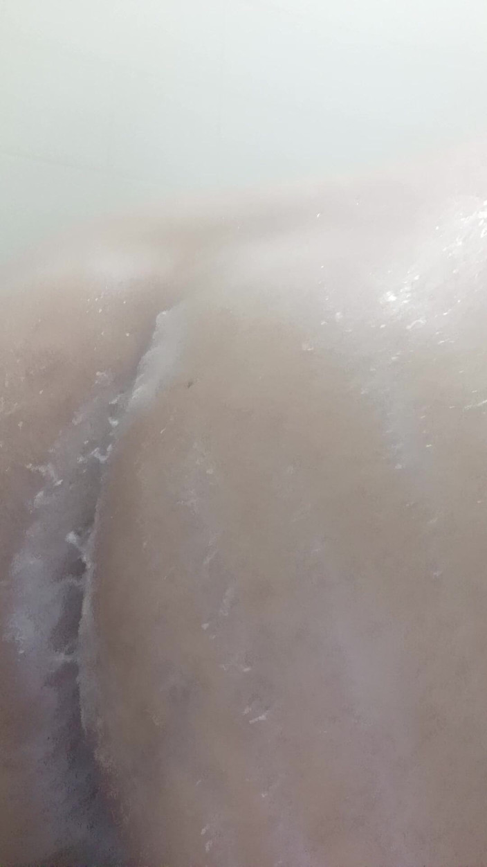 Oscar cor: Oscarcoronado86'nın duşta çok sert ve köpüklü bir yarakla emiyor