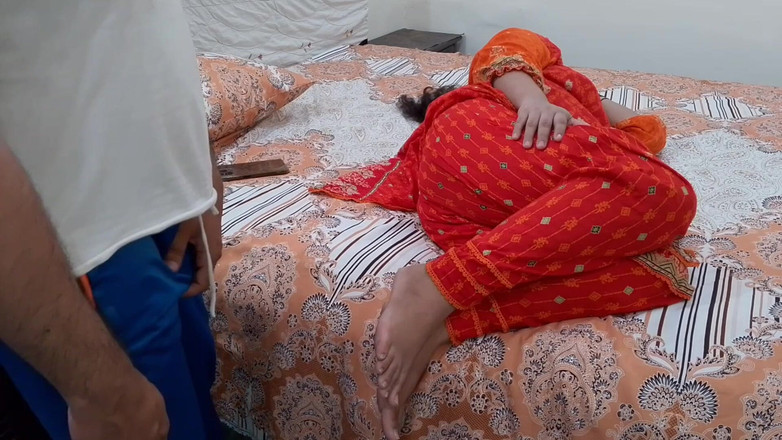 QueenbeautyQB: Studievriend vertelde me hoe ik mijn stiefmoeder moest neuken