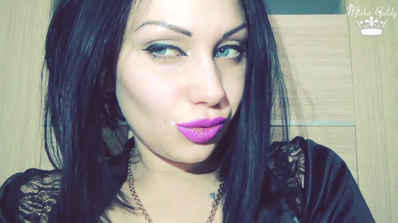 Goddess Misha Goldy: Lips and kisses