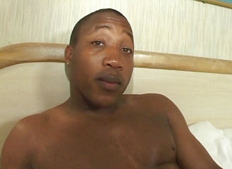 Black Jass: 大きなお尻を持つピアス黒檀ふしだらな女が掘削で彼女の毛の女