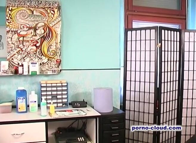 Porno Cloud: Black man piercing