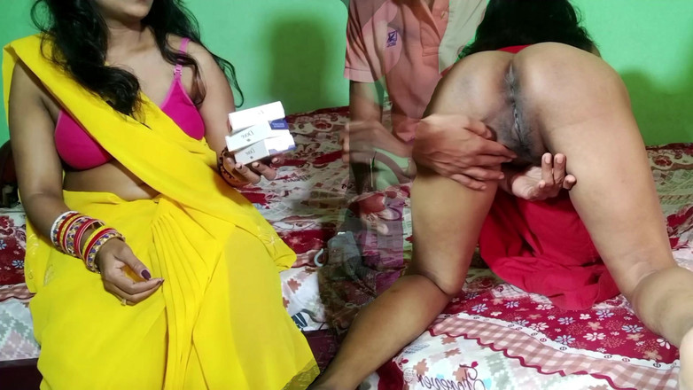 FireeCouple: Bhabhi Got Fucked by the Salesman While Trying to Buy...