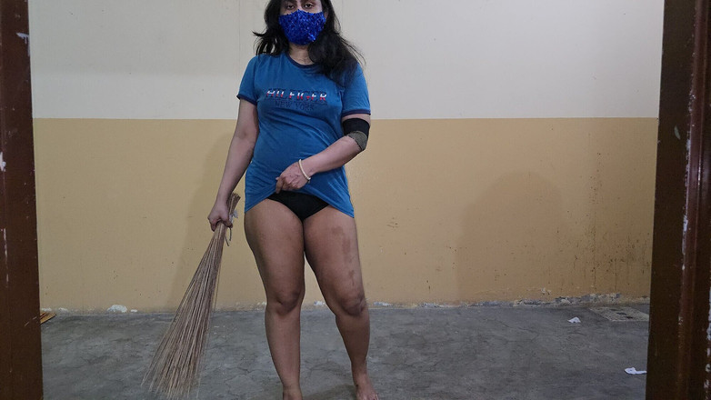 Sairaxsaim: Pakistansk kåt hembiträde (klart hindi smutsigt samtal)