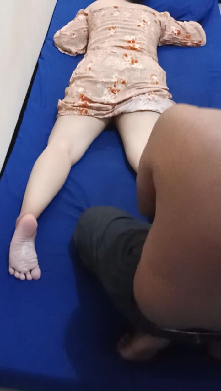 Angelina Pop: Futând o fată vecină în timp ce are parte de un...