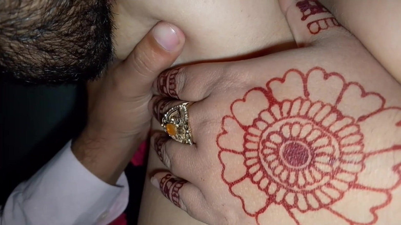 QueenbeautyQB: Desi Girlfriend Surprised Me by Calling Me Home at Night