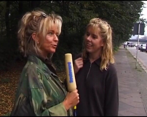 Deutsche Camgirls: Urocza nastolatka Z Niemiec masturbuje się na castingu na świeżym powietrzu