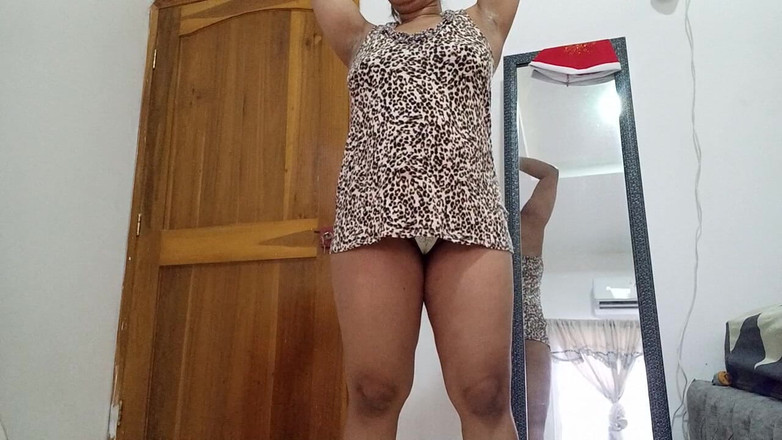 PATY PATY: 義母は、義理の息子がオーガズムで絶頂するまで自分を触ることを考えながら自慰行為をします