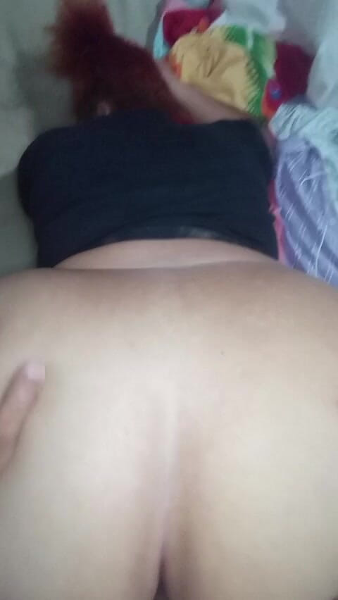 Gordita Culo Rico: Ibu tiriku yang binal lagi asik nyepong kontolku dan aku...