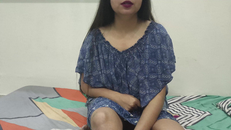 Saarabhabhi6: Nadržená indka Saara masturbuje se svým vlastním velmi sexy XXX...