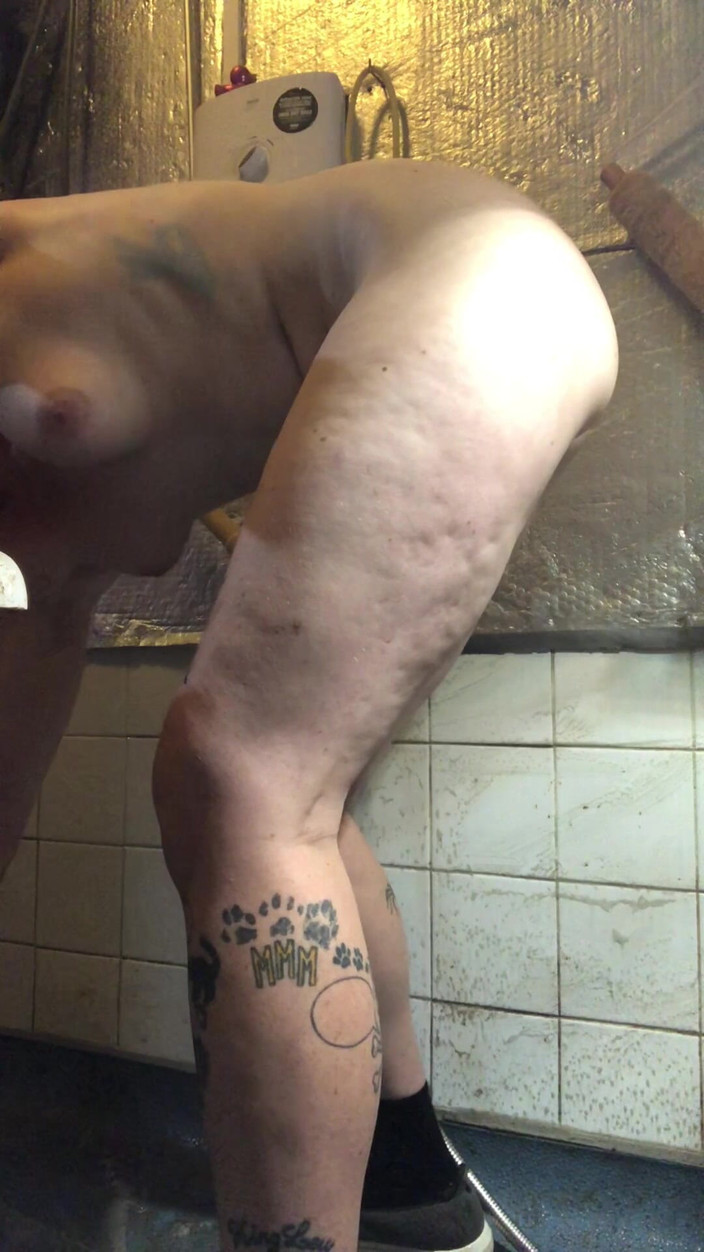 MistressWriggler: Epický pohled na můj zadek a bush v tvé tváři,...